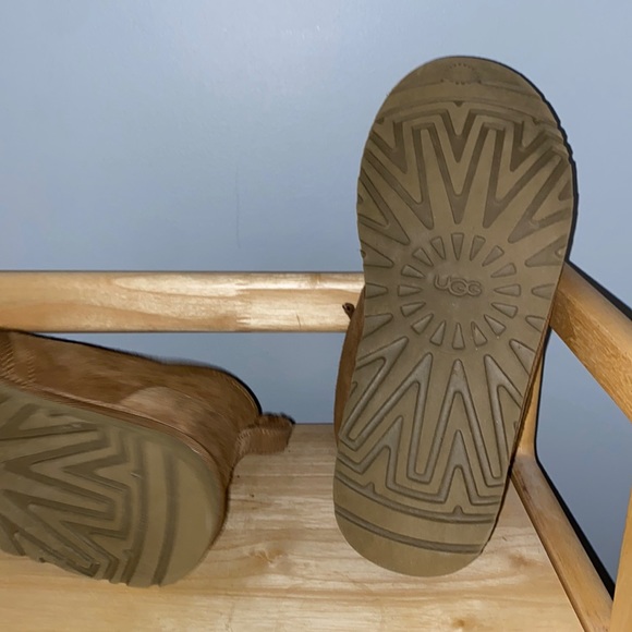 COPY - MENS UGG Boot - Picture 3 of 4